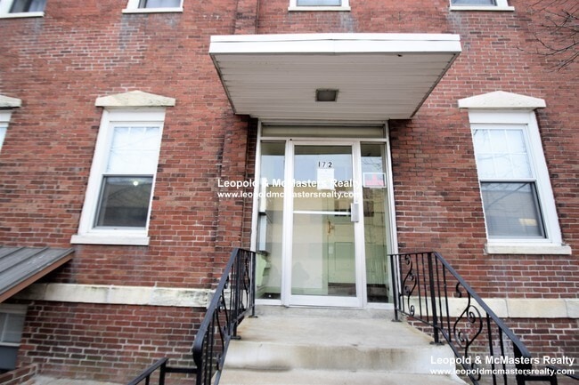 180 North Beacon St, Unit 3 in Boston, MA - Building Photo
