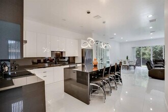 2962 NW 10th Ct in Fort Lauderdale, FL - Building Photo - Building Photo