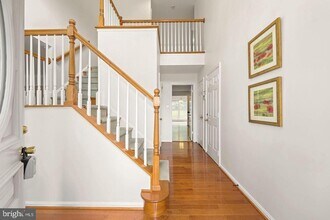 14429 Stonebridge View Dr in North Potomac, MD - Foto de edificio - Building Photo