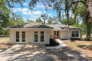 1725 14th St in Orange City, FL - Building Photo