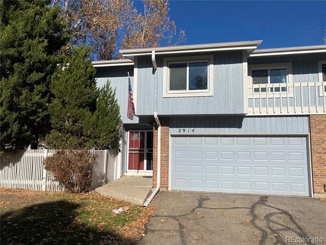 property at 2914 S Parker Ct