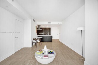 1445 16th St in Miami Beach, FL - Building Photo - Building Photo