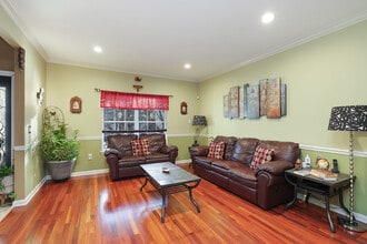 35 Reinhart Way in Bridgewater, NJ - Building Photo - Building Photo