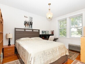 183 Kent St, Unit 6 in Brookline, MA - Foto de edificio - Building Photo