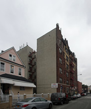 89-15 144th St in Jamaica, NY - Foto de edificio - Building Photo