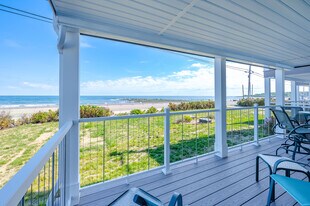 790 York St, Unit 2 in York, ME - Building Photo