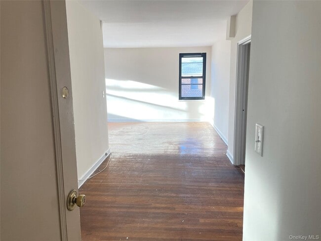 141 E Hartsdale Ave in Hartsdale, NY - Building Photo - Building Photo