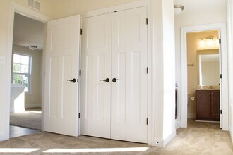 420 Phillips Aly in Charlottesville, VA - Building Photo - Building Photo