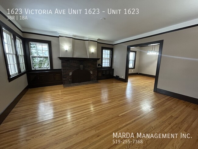 property at 1623 Victoria Ave