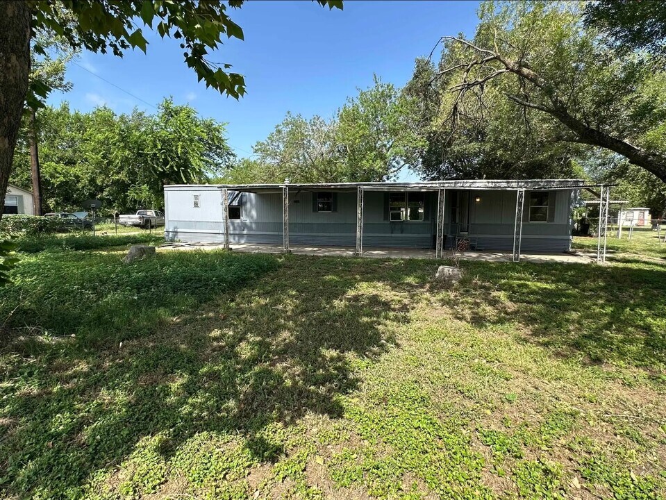 6610 Hop Sing Trail in San Antonio, TX - Building Photo