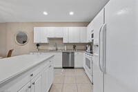 9621 Spanish Moss Way, Unit 3824 in Bonita Springs, FL - Building Photo - Building Photo