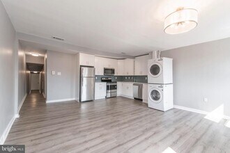 515 W Girard Ave in Philadelphia, PA - Building Photo - Building Photo