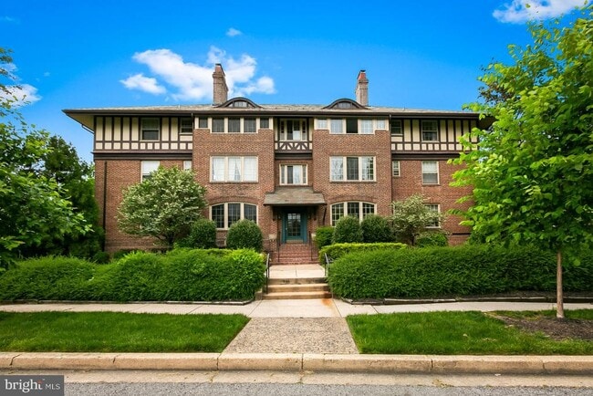 property at 610 Somerset Rd