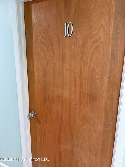 212 E 2nd St in Pass Christian, MS - Foto de edificio - Building Photo