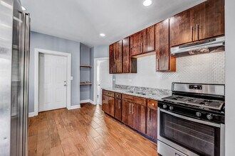 7025 S Chappel Ave in Chicago, IL - Building Photo - Building Photo