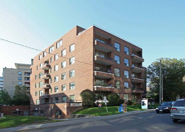 675 Roselawn Ave in Toronto, ON - Building Photo - Building Photo