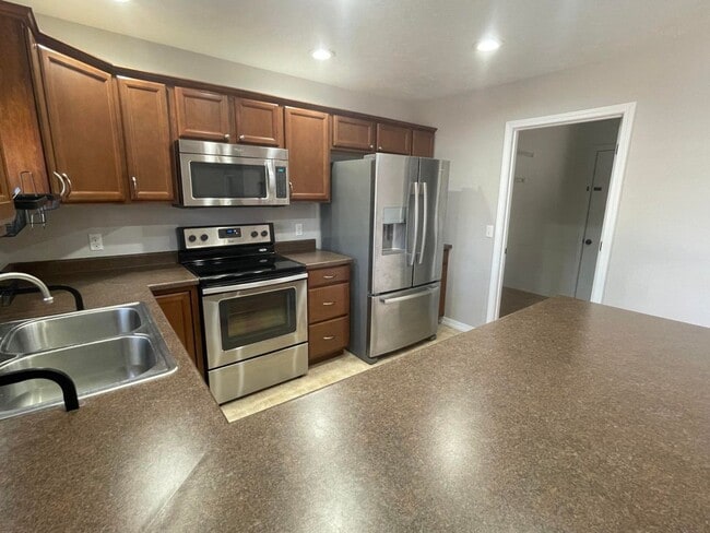 133 Daless Ct in Hollister, MO - Building Photo - Building Photo