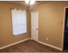 5131 Lyndhurst Dr in Houston, TX - Building Photo - Building Photo