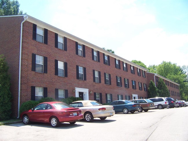 Maple Springs Apartments in Crestwood, KY - Building Photo - Building Photo