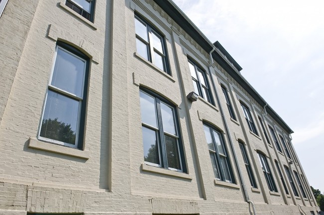 Parkesburg School Apartments in Parkesburg, PA - Foto de edificio - Building Photo