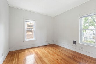 268 Willow Ave, Unit 3 in Somerville, MA - Foto de edificio - Building Photo