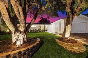 5834 McDonie Ave in Woodland Hills, CA - Building Photo