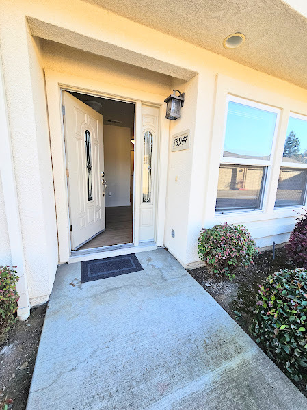 18947 Lake Chabot Rd in Castro Valley, CA - Building Photo - Building Photo