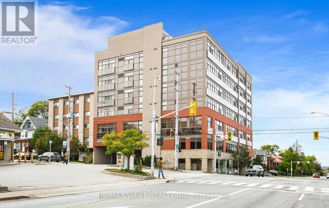 427 Aberdeen Ave in Hamilton, ON - Building Photo - Building Photo