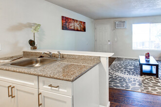 Beautifully updated one-bedroom apartments... in Lodi, CA - Building Photo - Building Photo