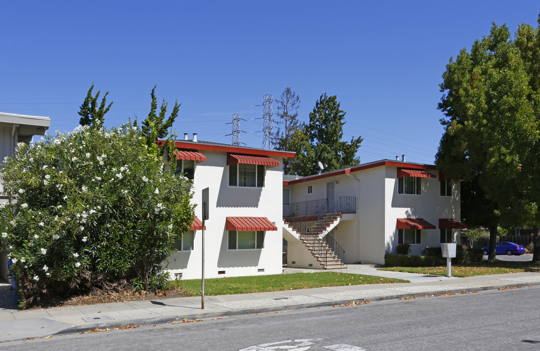 1203 Parkington Ave in Sunnyvale, CA - Foto de edificio