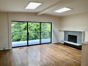 Bellevue Home!!! in Bellevue, WA - Building Photo - Building Photo