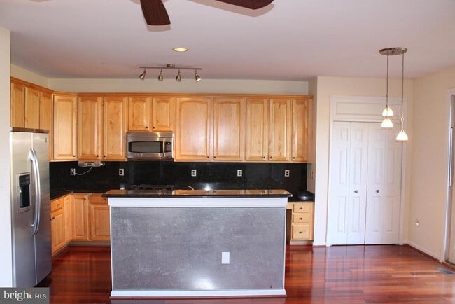 47682 Loweland Terrace in Sterling, VA - Building Photo - Building Photo