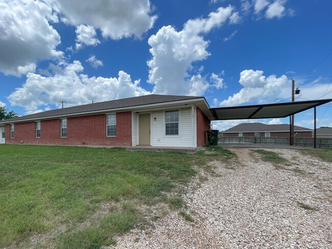 115 Spring Berry Ln in China Spring, TX - Building Photo - Building Photo