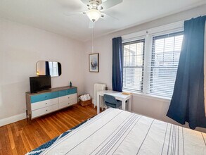 29 Mount Hood Rd, Unit 12 in Boston, MA - Foto de edificio - Building Photo