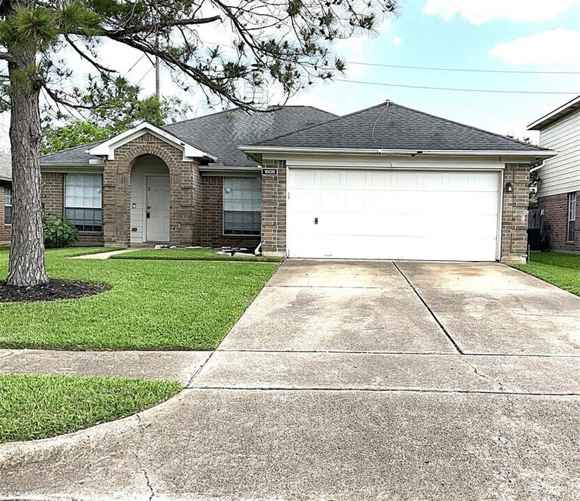 1608 Misty Fawn Ln in Fresno, TX - Building Photo