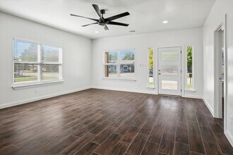 329 S 2nd St in Wylie, TX - Building Photo - Building Photo