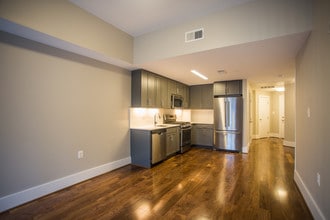 Tilden Hall in Washington, DC - Foto de edificio - Interior Photo