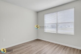 6479 Sweetbay Ln, Unit 101 in Jacksonville, FL - Foto de edificio - Building Photo