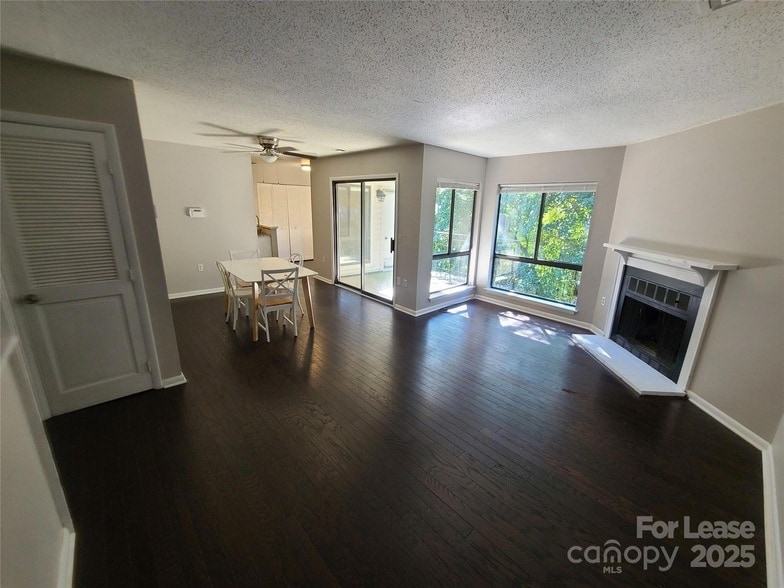 4811 Spring Lake Dr, Unit E in Charlotte, NC - Building Photo