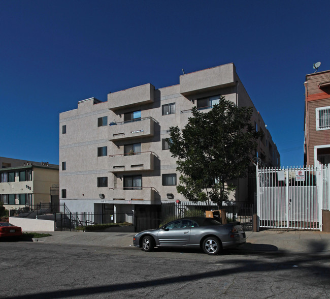 927 S Grand View St in Los Angeles, CA - Building Photo - Building Photo