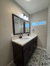 6603 S St Andrews Pl in Los Angeles, CA - Building Photo - Building Photo