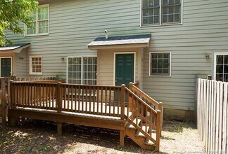 102 Brett Ct in Fayetteville, NC - Building Photo - Building Photo