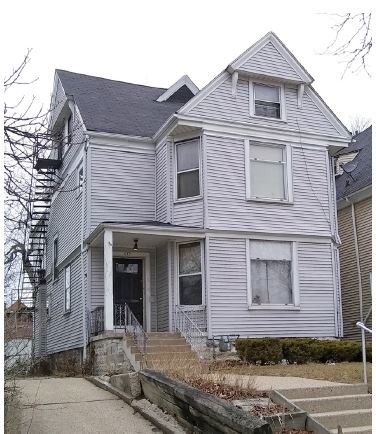 745 N 25th St in Milwaukee, WI - Building Photo