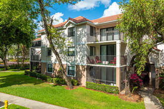 Grand Marquis Condominium Homes in Plantation, FL - Building Photo - Building Photo