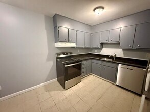 3 Chapel Hill Dr, Unit 2 in Plymouth, MA - Building Photo - Building Photo