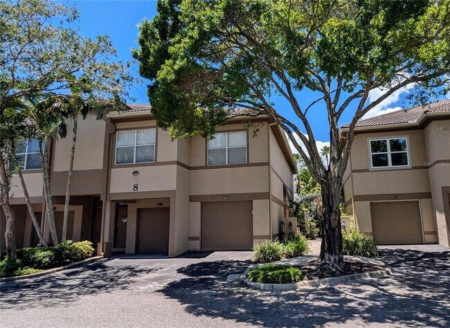 865 Normandy Trace Rd in Tampa, FL - Foto de edificio - Building Photo