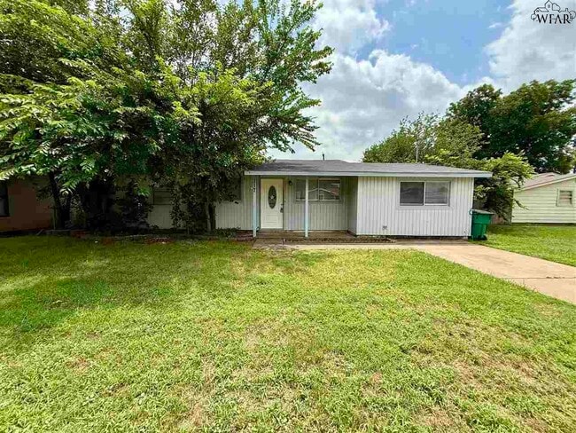 property at 117 W Garden Dr