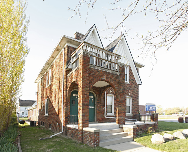 35029 E Michigan Ave in Wayne, MI - Foto de edificio - Building Photo