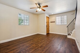 3004 Portola Way in Sacramento, CA - Building Photo - Building Photo