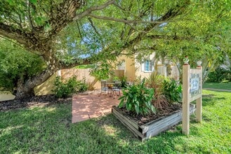 3417 W San Juan St in Tampa, FL - Building Photo - Building Photo